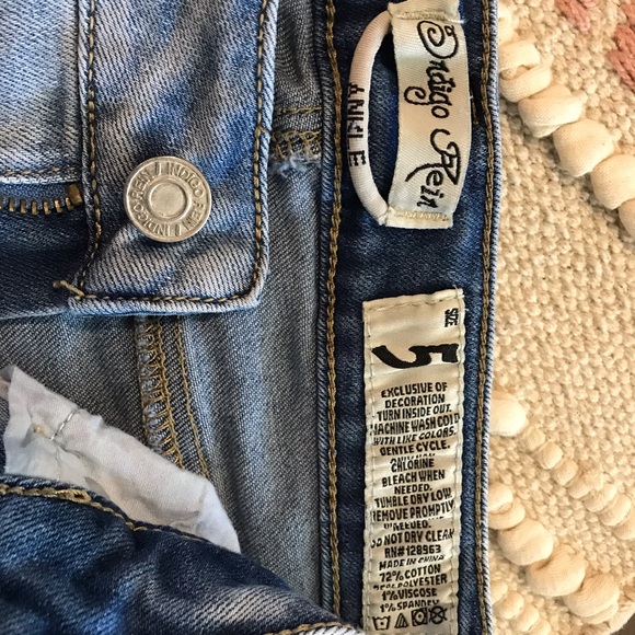 Embroidered jeans - Picture 2 of 5